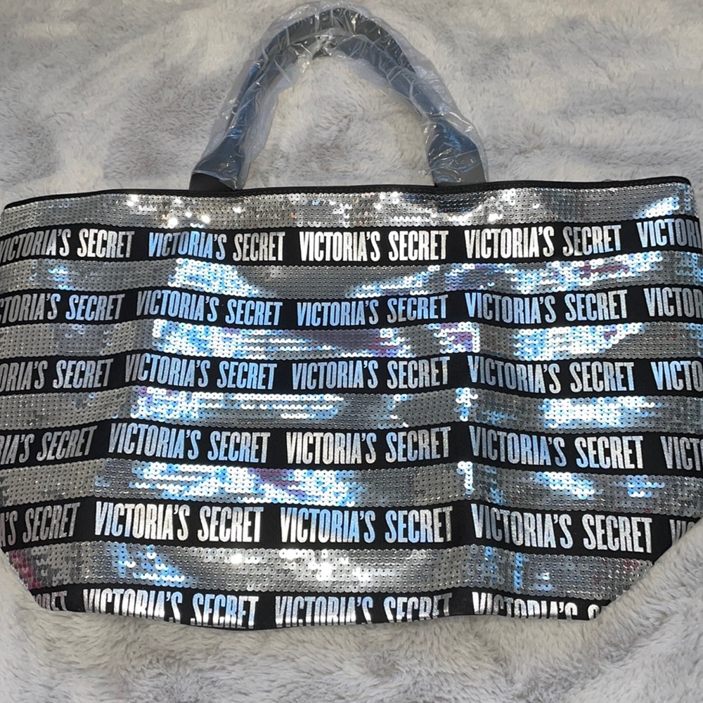 Victoria’s Secret travel/beach bag set